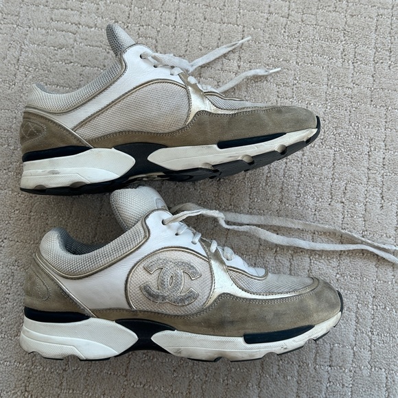 Authentic Chanel sneakers - Picture 9 of 14